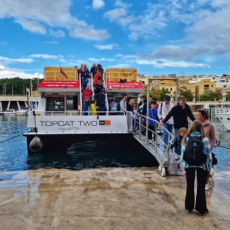 Charming One Bedroom Maisonette Appartamento *