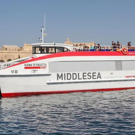 Charming One Bedroom Maisonette Apartment *