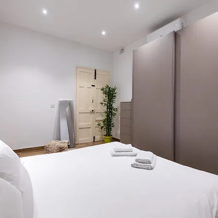 Charming One Bedroom Maisonette In Historic Bormla 파올라
