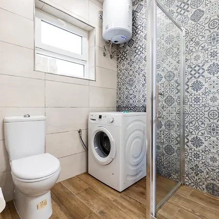 Charming One Bedroom Maisonette In Historic Bormla 아파트 *