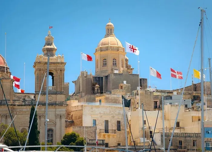 Charming One Bedroom Maisonette Paola