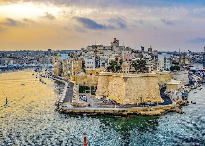 Apartment Charming One Bedroom Maisonette